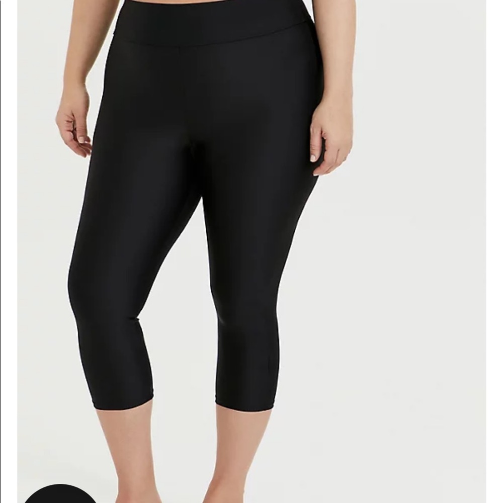 Black torrid size 1 Capri swim leggings